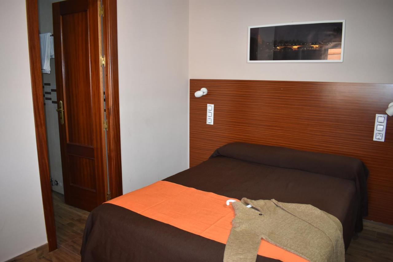 Hostal Alamare Sewilla Zewnętrze zdjęcie