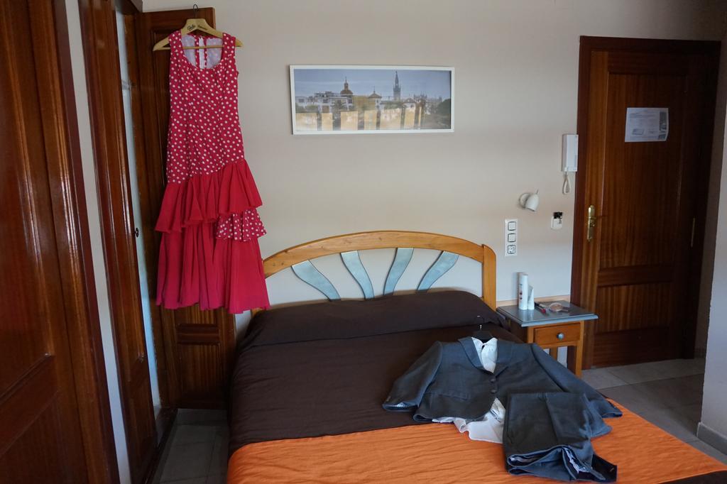 Hostal Alamare Sewilla Zewnętrze zdjęcie