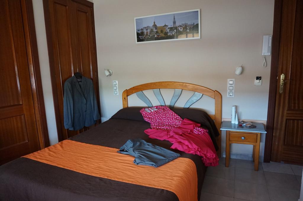 Hostal Alamare Sewilla Zewnętrze zdjęcie