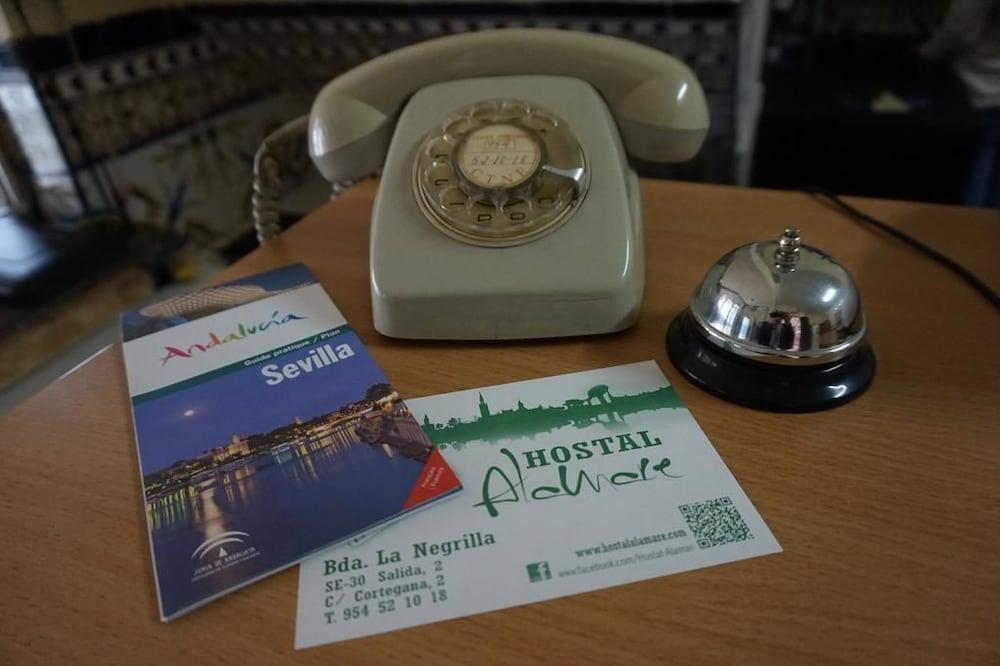Hostal Alamare Sewilla Zewnętrze zdjęcie